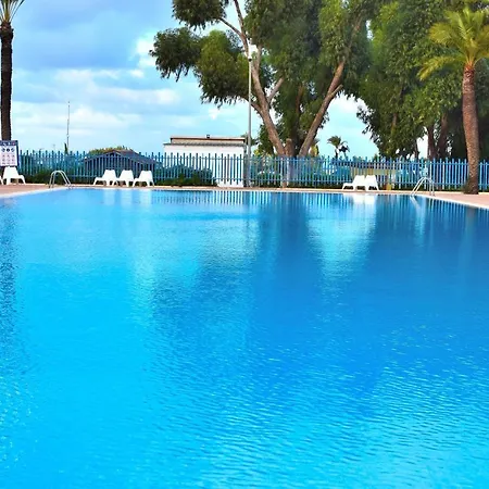 فندق Bungalow En Camping De *