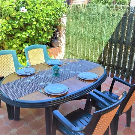 Confortable Bungalow En Camping De Apartamento *