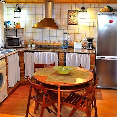 Confortable Bungalow En Camping De Apartamento