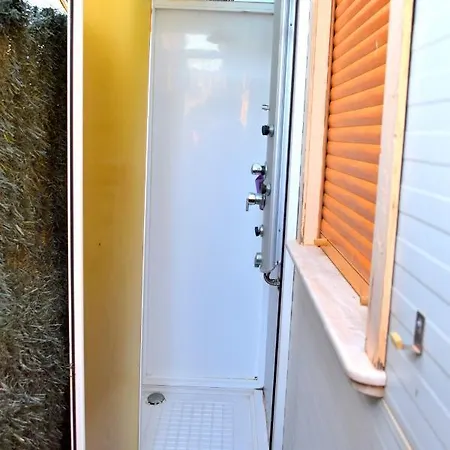 Confortable Bungalow En Camping De *
